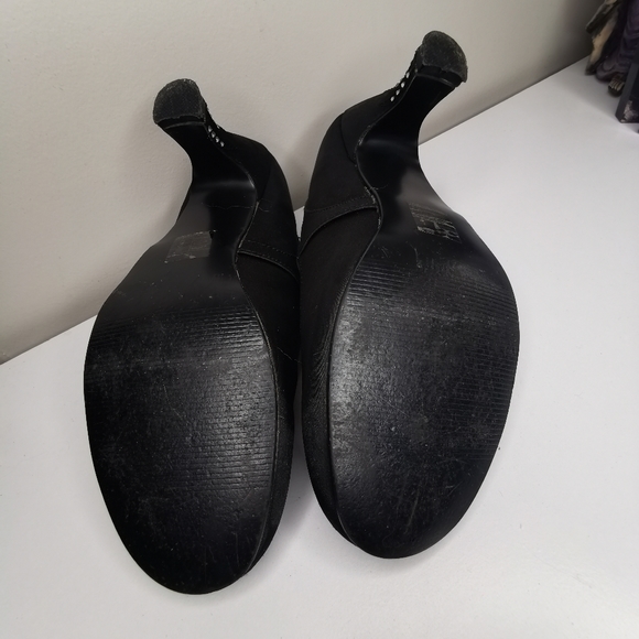 Funtasma Flapper Satin and Rhinestone Pumps Size 8 - Picture 5 of 6